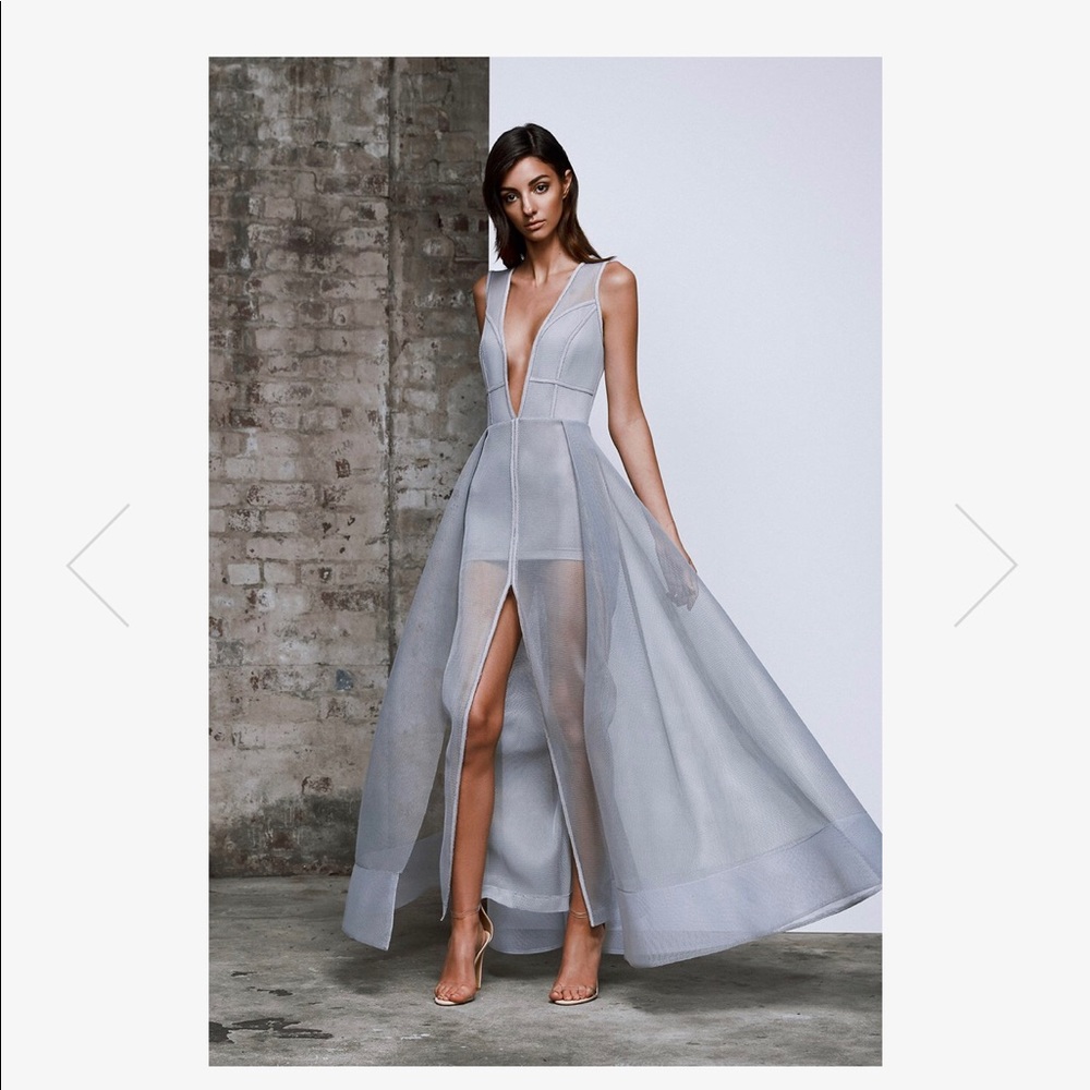 ISO this dress in size 6 or 8